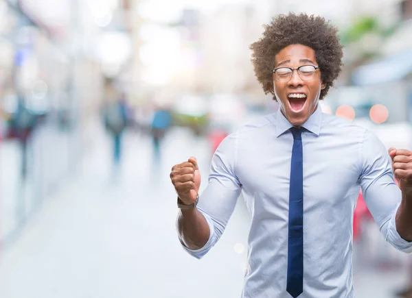 Afro Amerikai Üzletember Szemüveg Viselése Alatt Elszigetelt Háttér Ünnepli Őrült — Stock Fotó