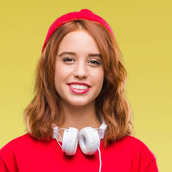 Junge Schöne Hipster Frau Mit Kopfhörer Und Mütze Mit Einem — Stockfoto