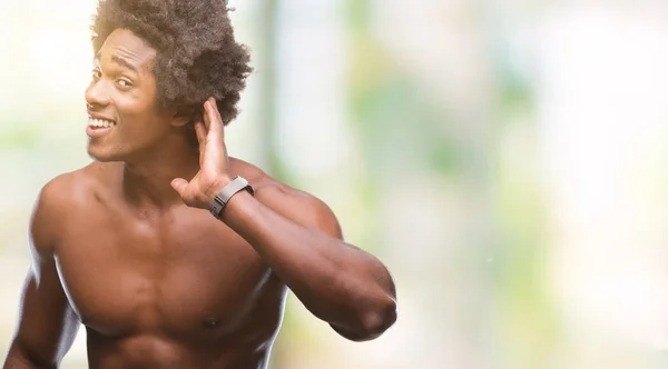 Афро Американский Мужчина Рубашки Показывает Обнаженное Тело Изолированном Фоне Улыбаясь — стоковое фото