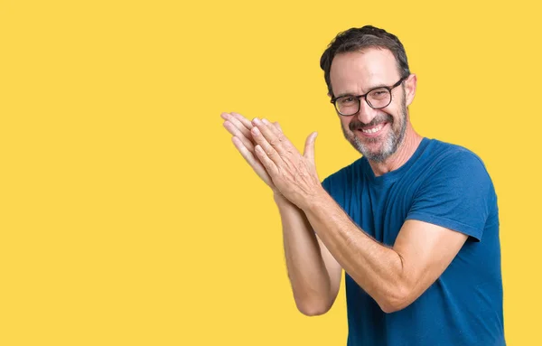 Guapo Mediana Edad Hoary Hombre Mayor Usar Gafas Sobre Fondo —  Fotos de Stock