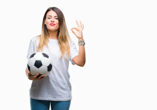 Jovem Bela Mulher Segurando Bola Futebol Sobre Fundo Isolado Fazendo — Fotografia de Stock