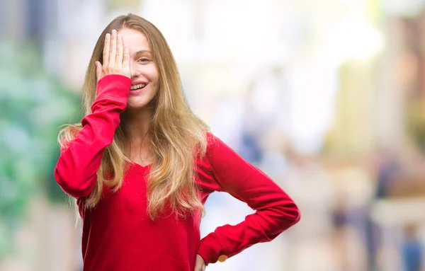 Joven Hermosa Mujer Rubia Con Suéter Rojo Sobre Fondo Aislado —  Fotos de Stock