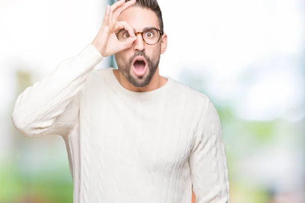 Homem Bonito Jovem Usando Óculos Sobre Fundo Isolado Fazendo Gesto — Fotografia de Stock