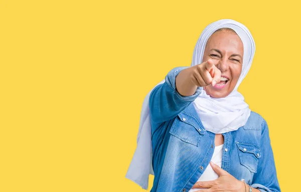 Middelbare Leeftijd Oost Arabische Vrouw Dragen Arabische Hijab Geïsoleerd Background — Stockfoto