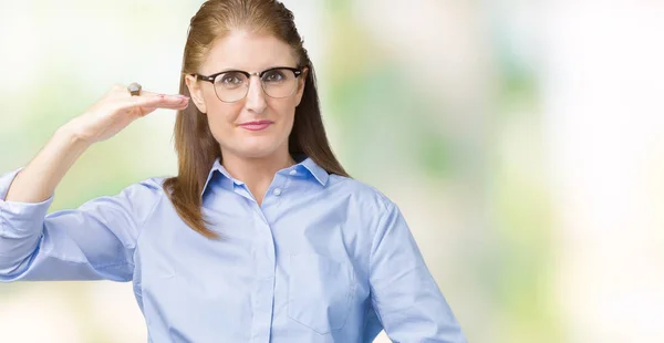 Hermosa Mujer Mediana Edad Madura Negocios Con Gafas Sobre Fondo —  Fotos de Stock