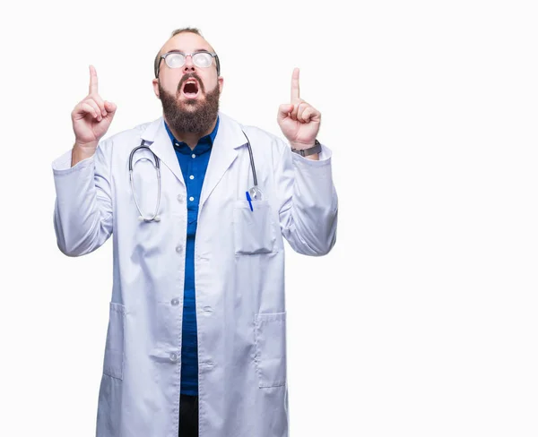 Young Caucasian Doctor Man Wearing Medical White Coat Isolated Background — Stock Photo, Image