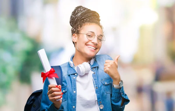 Unga Flätor Afroamerikanska Student Tjej Innehar Graden Över Isolerade Bakgrunden — Stockfoto