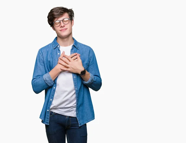 Joven Hombre Guapo Con Gafas Sobre Fondo Aislado Sonriendo Con — Foto de Stock