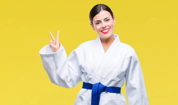 Jovem Mulher Bonita Vestindo Uniforme Quimono Karatê Sobre Fundo Isolado — Fotografia de Stock