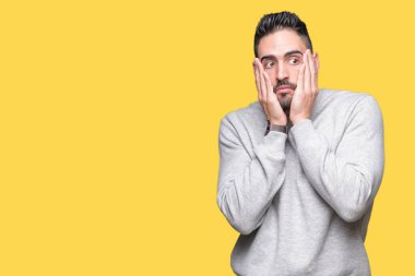 Yüz, depresyon ve üzüntü, kapsayan bıktınız eller izole arka plan üzerinde sweatshirt giyen genç yakışıklı adam üzgün ve sorun için tahriş