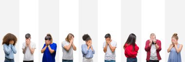 Kolaj farklı etnik genç insanların üzgün ifadeyle yüz eller ile ağlayarak süre kapsayan beyaz çizgili izole arka plan üzerinde. Depresyon kavramı.