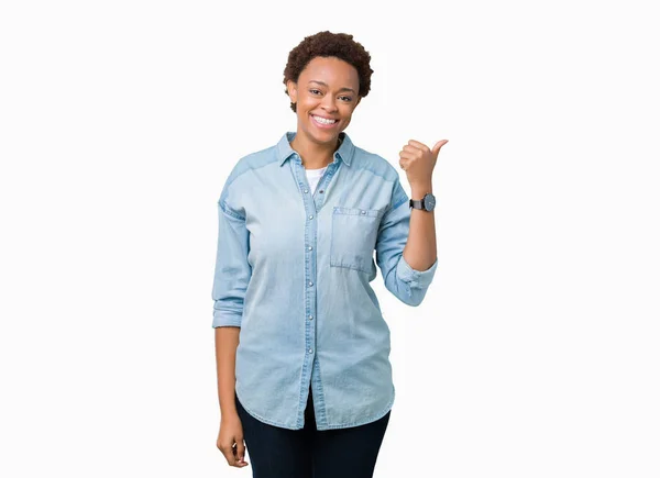 Fiatal Gyönyörű Afro Amerikai Mosolygós Boldog Arc Keres Hüvelykujj Oldalán — Stock Fotó