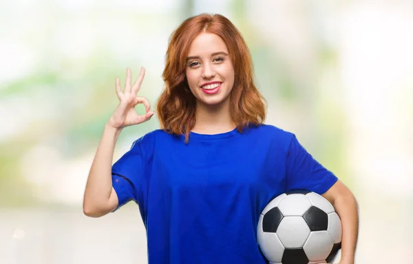 Giovane Bella Donna Sfondo Isolato Tenendo Palla Calcio Facendo Segno — Foto Stock