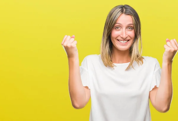 Junge Schöne Frau Über Isolierten Hintergrund Feiert Überrascht Und Erstaunt — Stockfoto