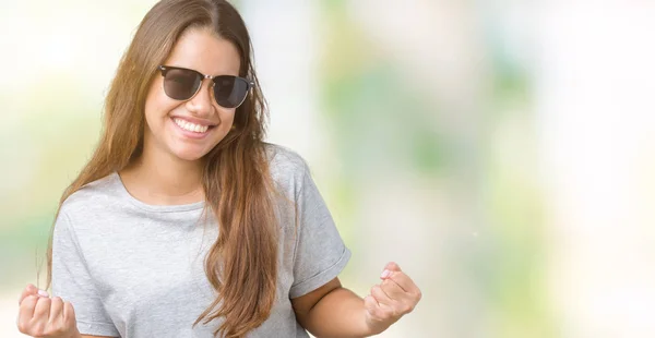 Young Beautiful Brunette Woman Wearing Sunglasses Isolated Background Very Happy — Stock Photo, Image