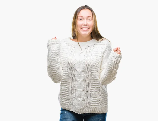 Młoda Piękna Kobieta Kaukaski Swetrze Zima Białym Tle Obchodzi Zaskoczony — Zdjęcie stockowe