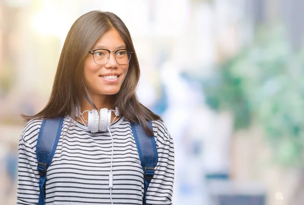 Üzerinde Kulaklık Sırt Çantası Giyen Genç Asyalı Öğrenci Kadın Arka — Stok fotoğraf