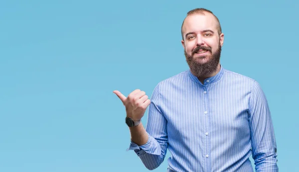 Joven Hombre Hipster Caucásico Sobre Fondo Aislado Sonriendo Con Cara — Foto de Stock