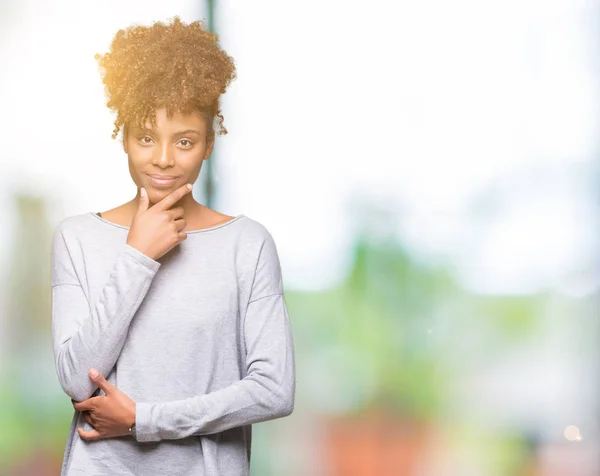 Linda Jovem Afro Americana Sobre Fundo Isolado Olhando Confiante Para — Fotografia de Stock