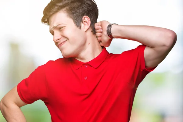 Jovem Bonito Homem Vestindo Vermelho Shirt Sobre Isolado Fundo Sofrendo — Fotografia de Stock