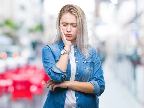 Giovane Donna Bionda Sfondo Isolato Pensando Cercando Stanco Annoiato Con — Foto Stock