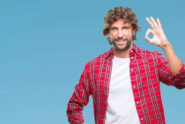 Bonito Homem Modelo Hispânico Sobre Fundo Isolado Sorrindo Positivo Fazendo — Fotografia de Stock