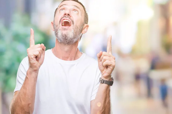 Middelbare Leeftijd Hoary Senior Man Dragen Witte Shirt Geïsoleerde Achtergrond — Stockfoto