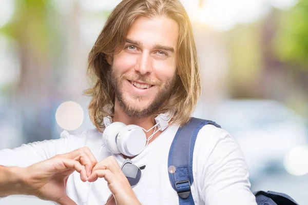 Jeune Homme Touriste Beau Aux Cheveux Longs Portant Sac Dos — Photo