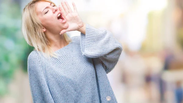 Jovem Mulher Loira Bonita Vestindo Camisola Inverno Sobre Fundo Isolado — Fotografia de Stock