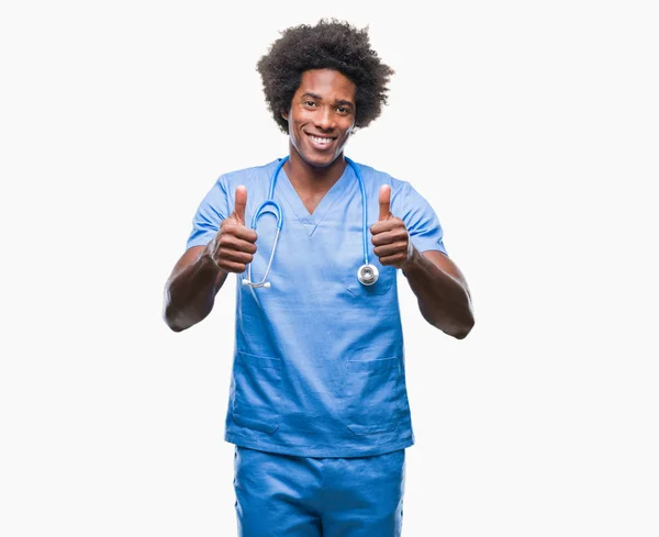 Afro Americký Chirurg Lékař Muž Nad Izolované Pozadí Schvalování Dělá — Stock fotografie
