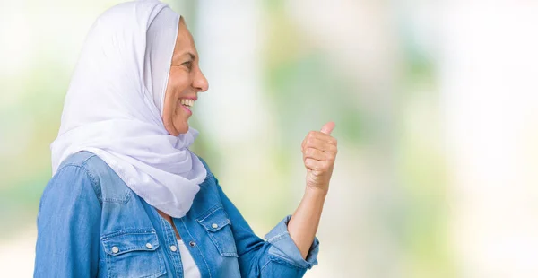 Středním Věku Východní Arabské Žena Nosí Arabská Hidžáb Izolované Pozadí — Stock fotografie