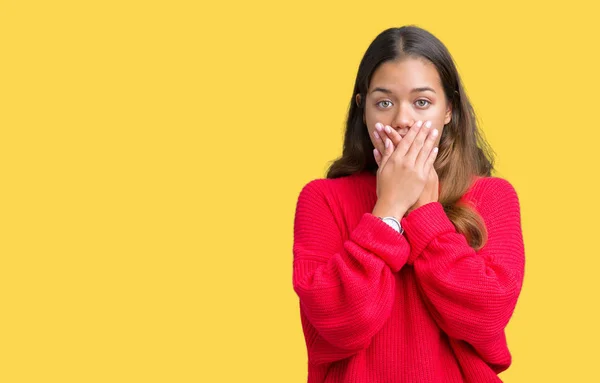 Jovem Bela Mulher Morena Vestindo Camisola Vermelha Inverno Sobre Fundo — Fotografia de Stock