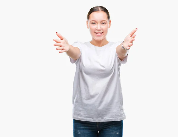 Joven Hermosa Mujer Caucásica Sobre Fondo Aislado Mirando Cámara Sonriendo — Foto de Stock