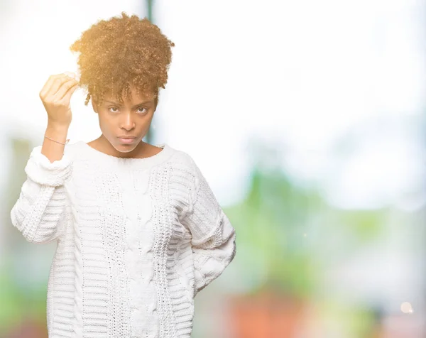 Bella Giovane Donna Afroamericana Che Indossa Maglione Invernale Sfondo Isolato — Foto Stock