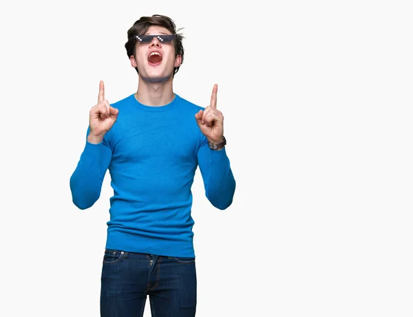 Joven Con Gafas Vida Matón Divertido Sobre Fondo Aislado Sorprendido —  Fotos de Stock