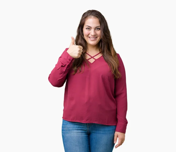 美丽加上大小的年轻女子在孤立的背景做快乐的大拇指与手的手势 通过显示成功来批准镜头的表达 — 图库照片
