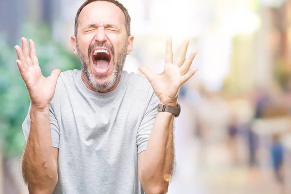 Hombre Canoso Mediana Edad Sobre Fondo Aislado Celebrando Loco Loco — Foto de Stock