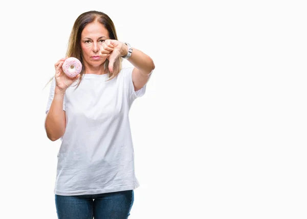 Medioevo Donna Ispanica Mangiare Ciambella Rosa Sfondo Isolato Con Faccia — Foto Stock