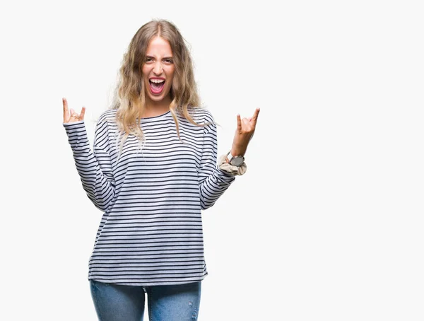 Schöne Junge Blonde Frau Streifen Pullover Über Isoliertem Hintergrund Schreit — Stockfoto