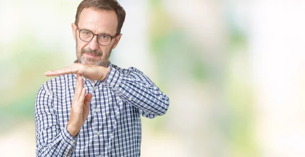 Knappe Middenleeftijd Elegante Senior Man Met Bril Geïsoleerde Achtergrond Doen — Stockfoto