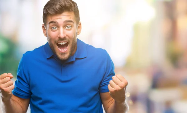 Joven Hombre Guapo Sobre Fondo Aislado Celebrando Sorprendido Sorprendido Por —  Fotos de Stock