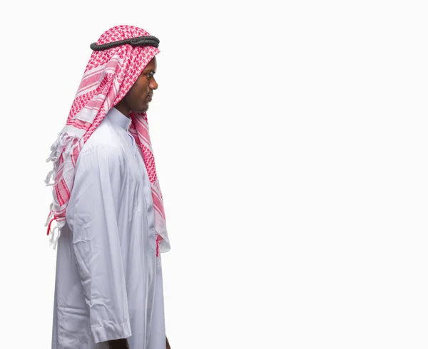 Jeune Homme Arabe Africain Portant Keffiyeh Traditionnelle Sur Fond Isolé — Photo