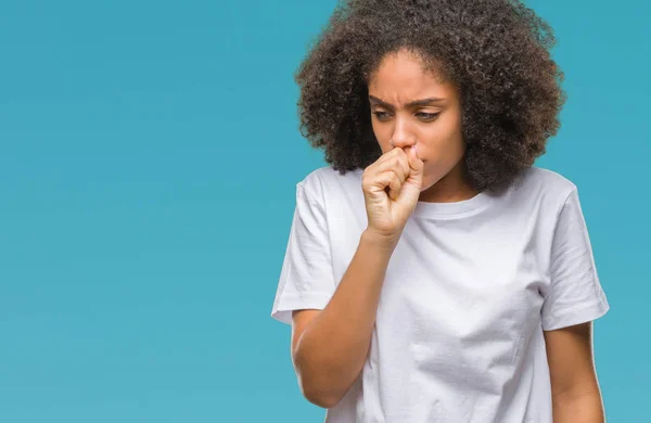 Mujer Afroamericana Joven Sobre Fondo Aislado Sintiéndose Mal Tosiendo Como — Foto de Stock