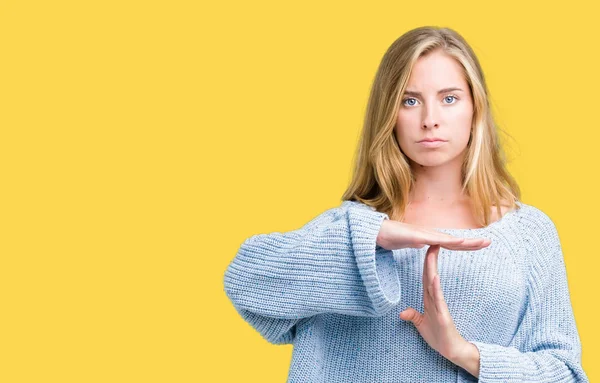 Schöne Junge Frau Mit Blauem Pullover Über Isoliertem Hintergrund Macht — Stockfoto