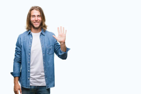 Jeune Homme Beau Aux Cheveux Longs Sur Fond Isolé Montrant — Photo