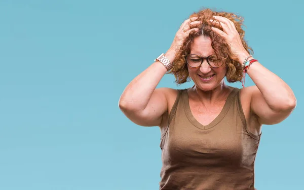 Spaanse Vrouw Middenleeftijd Bril Geïsoleerde Achtergrond Lijden Hoofdpijn Wanhopig Benadrukt — Stockfoto