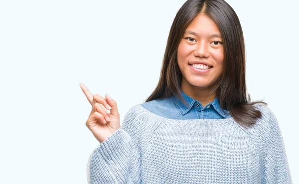 Jonge Aziatische Vrouw Winter Trui Dragen Geïsoleerde Achtergrond Met Een — Stockfoto