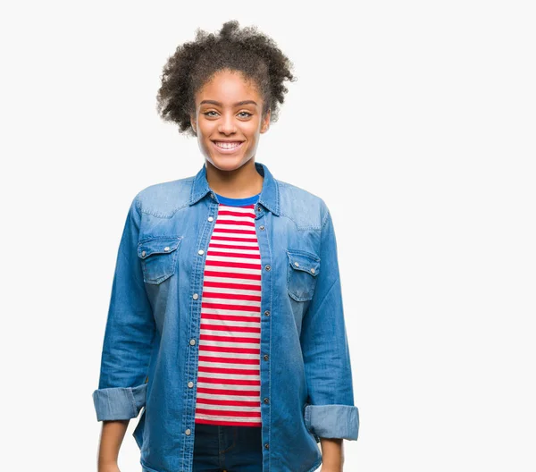 Mujer Afroamericana Joven Sobre Fondo Aislado Con Una Sonrisa Feliz — Foto de Stock