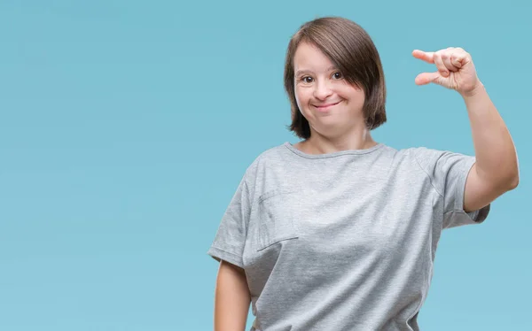 Mulher Adulta Jovem Com Síndrome Sobre Fundo Isolado Sorrindo Gestos — Fotografia de Stock