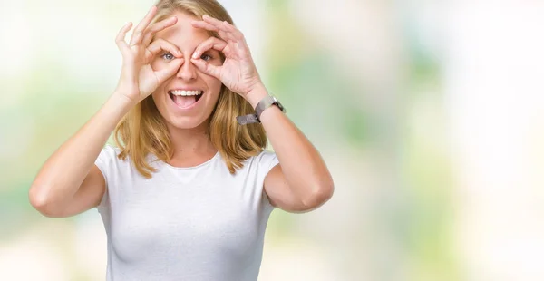 Mooie Jonge Vrouw Dragen Casual Wit Shirt Geïsoleerde Achtergrond Doen — Stockfoto